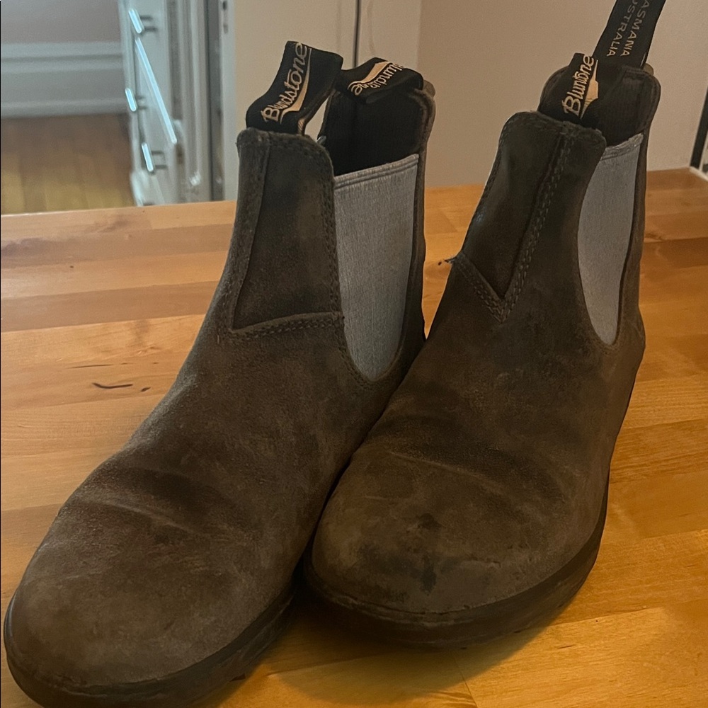 Blundstone Women's Brown Suede Winter Boots